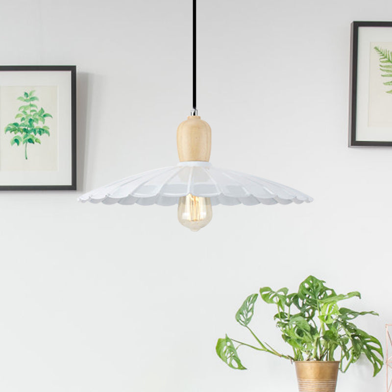 Stylish Vintage Hanging Lamp With Scalloped Edge Black/White Outer And White Inner Metal Pendant