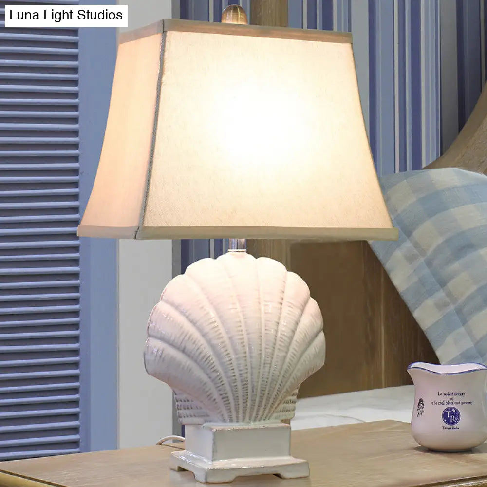 Green/White Ceramic Shell Night Light Table Lamp With Pagoda Shade - Handmade Country Style 1 Bulb
