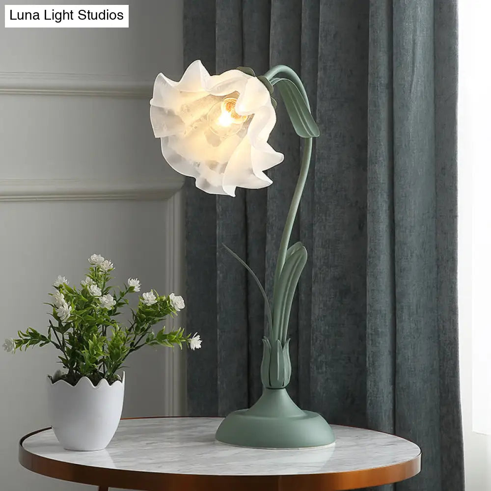 Metal Scalloped Table Light In Gray And Green - Pastoral Style For Living Room Nightstand