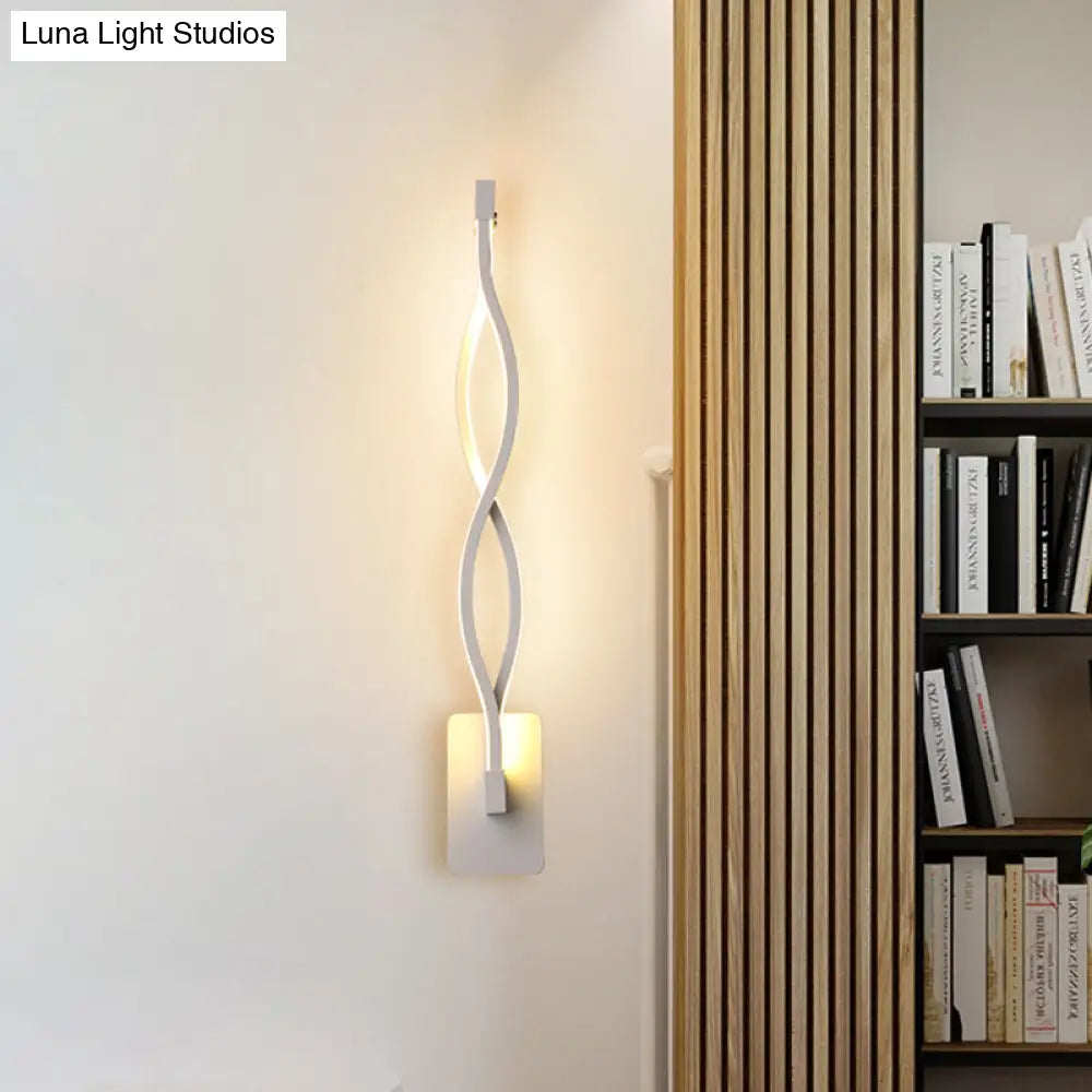 Minimalistic Metal Led Stairway Sconce In Warm/White Light - Black/White