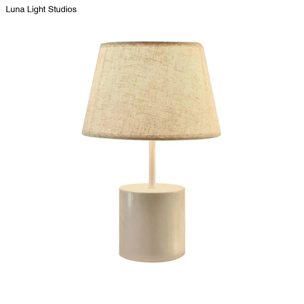 Modern Tapered Reading Book Light: Fabric Led Desk Lamp In Black/White For Bedside