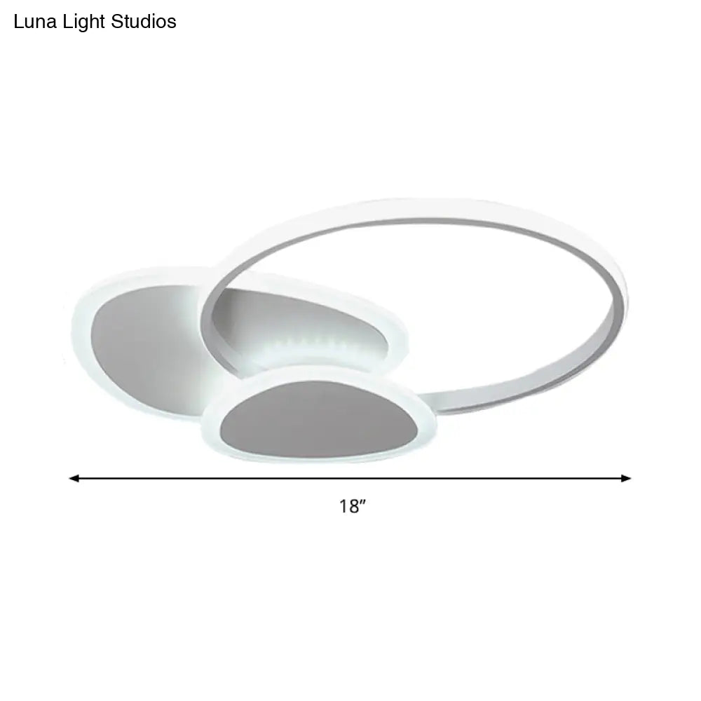 Stylish Flaky Triangle Ceiling Light: Modern Acrylic Led Flush Mount Lamp (16’/18’ W) In