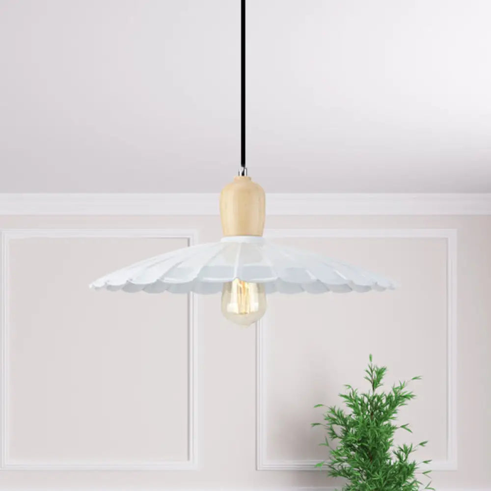 Stylish Vintage Hanging Lamp With Scalloped Edge Black/White Outer And White Inner Metal Pendant
