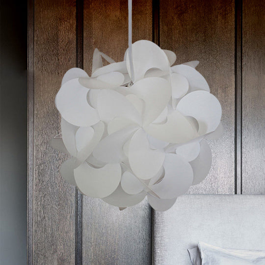 10/12/16 Wide Windmill Plastic Ceiling Pendant - Modern Red/White Hanging Light Fixture