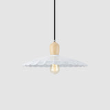 Stylish Vintage Hanging Lamp With Scalloped Edge Black/White Outer And White Inner Metal Pendant