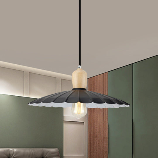 Stylish Vintage Hanging Lamp With Scalloped Edge Black/White Outer And White Inner Metal Pendant