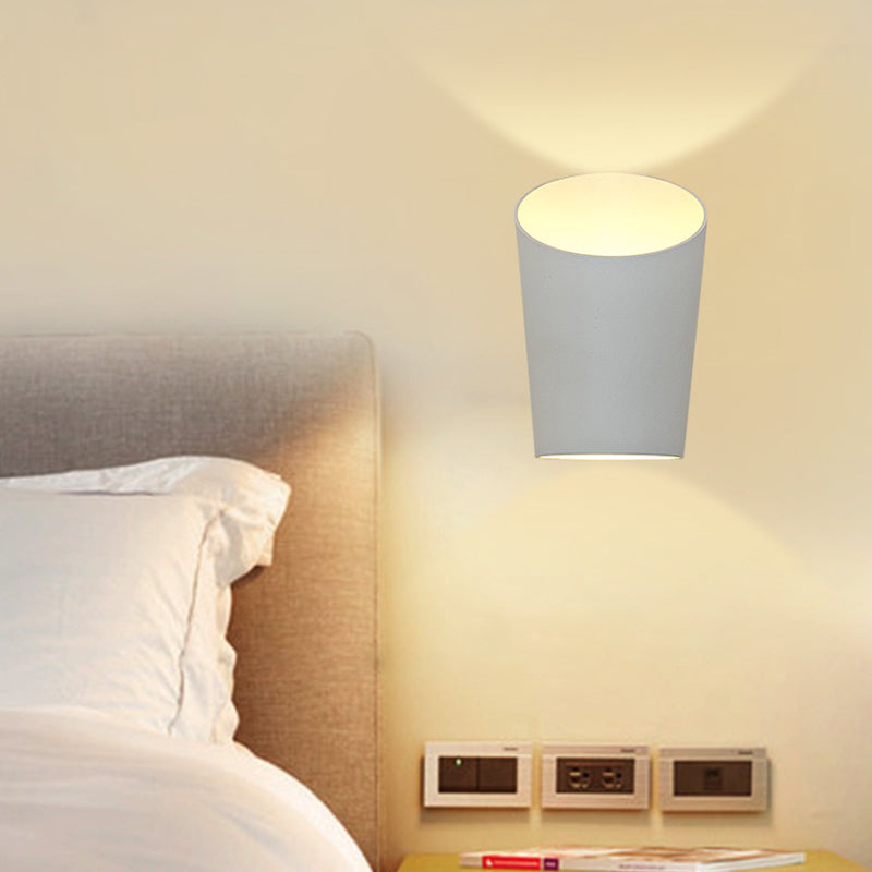 Minimalist White Metal Wall Lamp With Integrated Led For Bedroom - Warm/White Lighting