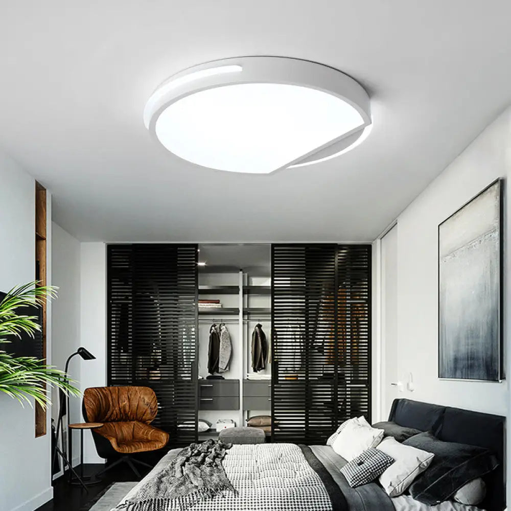 16’/19.5’ White Round Ceiling Mounted Led Flush Light Fixture Metal Construction Simple Style