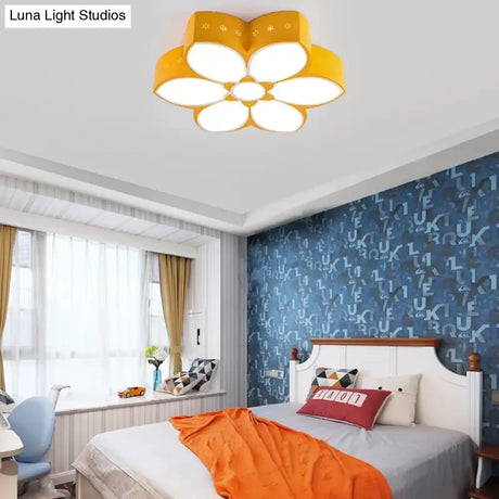 18’/23.5’ Etched Blossom Led Flush Mount Ceiling Light In Vibrant Red/Yellow/Green