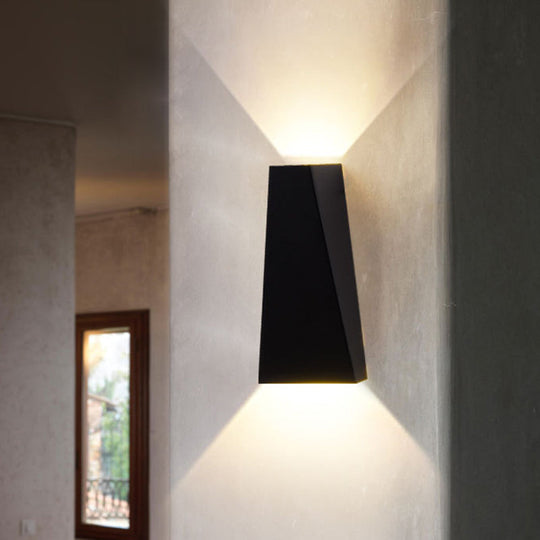 Nordic Led Flush Wall Sconce Black/White Triangular Lamp