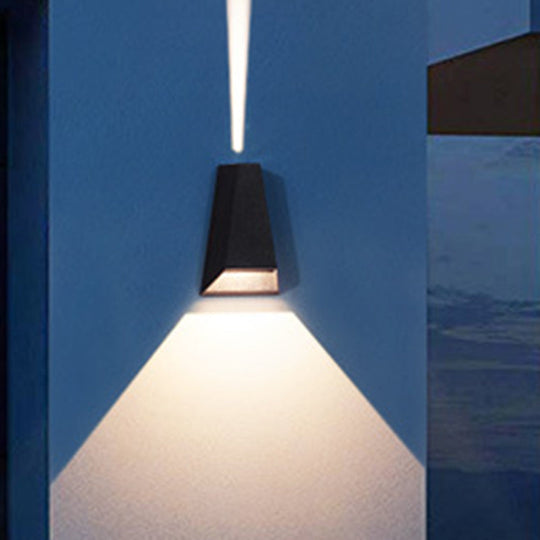 Triangle Aluminum Led Wall Sconce In Black - Simple Style Flush Mount Warm/White Light