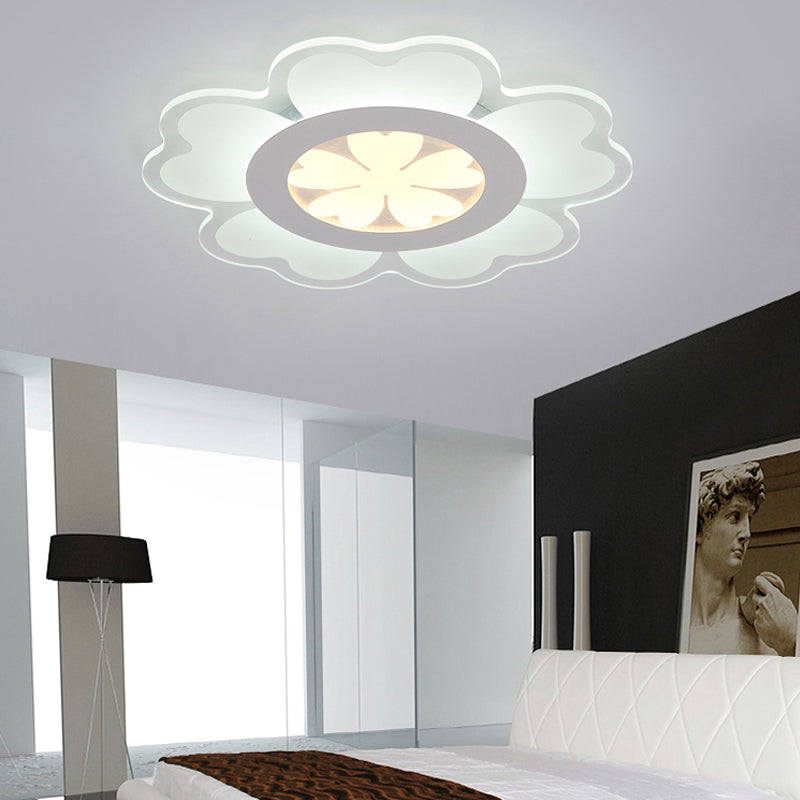 Heart - Shaped Petal Ceiling Light With Led Flush Mount For Kid’s Room White / 16.5’