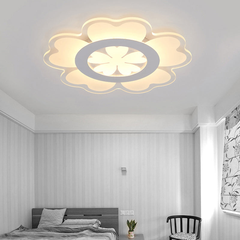 Heart - Shaped Petal Ceiling Light With Led Flush Mount For Kid’s Room