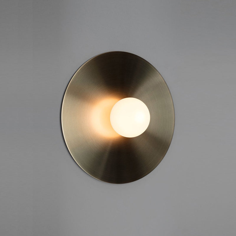 Simplicity Circle Metal Wall Light Fixture - Elegant Gold Bedside Lamp