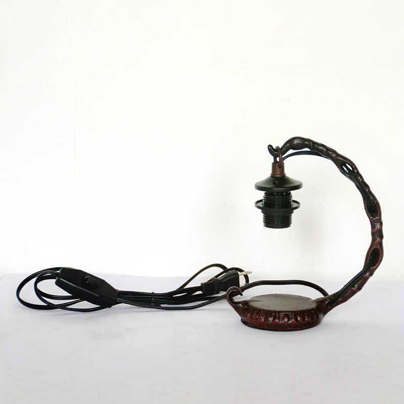 Green Floral Art Glass Victorian Dome Table Lamp - Handcrafted 1-Light Desk Lighting