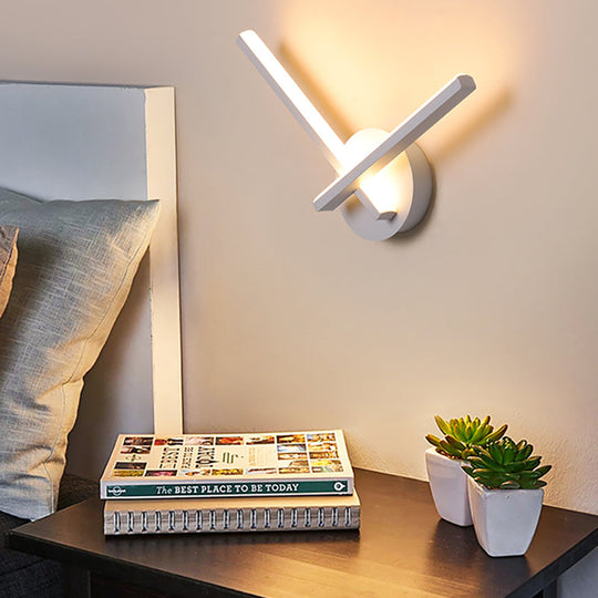 Minimalist Led Wall Sconce In Warm/White Light With Linear Acrylic Design Black/White White /