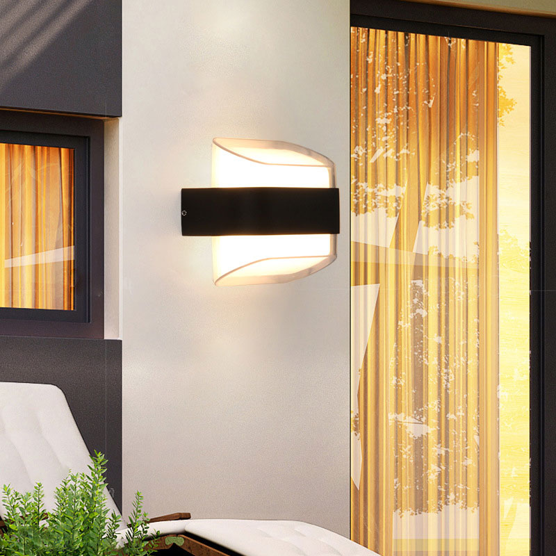 Modern Geometric Acrylic Balcony Wall Light Fixture In Textured Black - Led Sconce Lighting / H