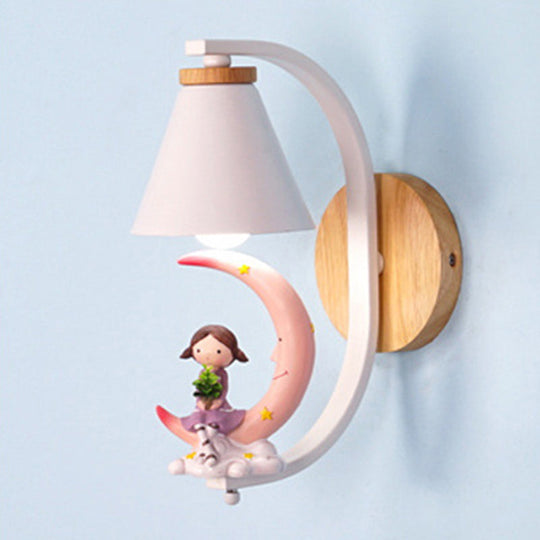 Kids Tapered Wall Lighting With Decorative Figurine In Metallic White