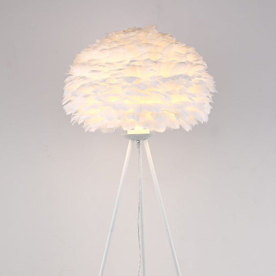 Minimalist Black-White Floor Lamp With Feather Dome Shade - 1-Light Living Room Stand Up Light White