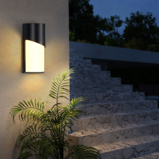 Modern Metallic Led Outdoor Wall Sconce In Black