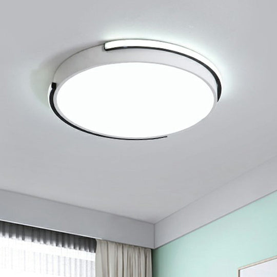 Geometric Led Ceiling Light In White - Nordic Metal Flush Fixture For Living Room / 18’ Round