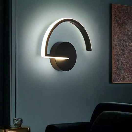Sleek Metal Led Wall Sconce For Minimalistic Bedroom Lighting