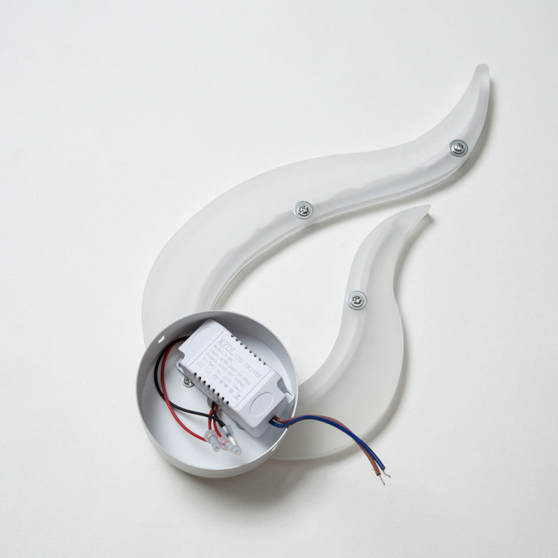 Flame Shaped Led Wall Mounted Light - Decorative Acrylic Sconce For Corridors (White)