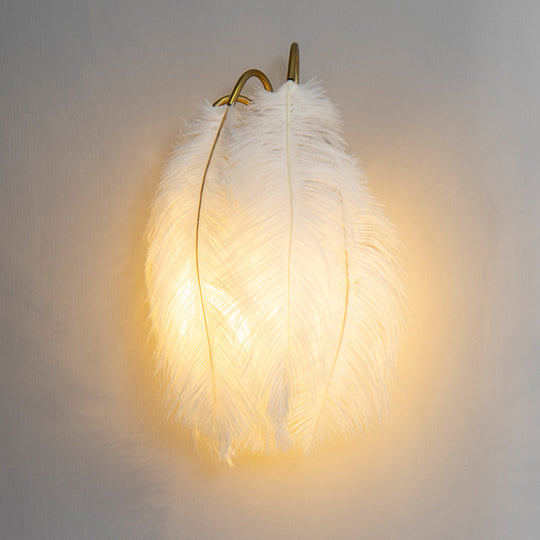 Minimalist Feather Shaded Wall Sconce Light Fixture For Living Room - Mount Lighting White / Leaf