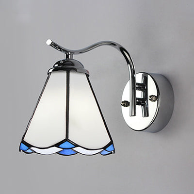 Country Stained Glass Wall Lamp: Scalloped Edged 1 Light White/Beige Bedside Fixture