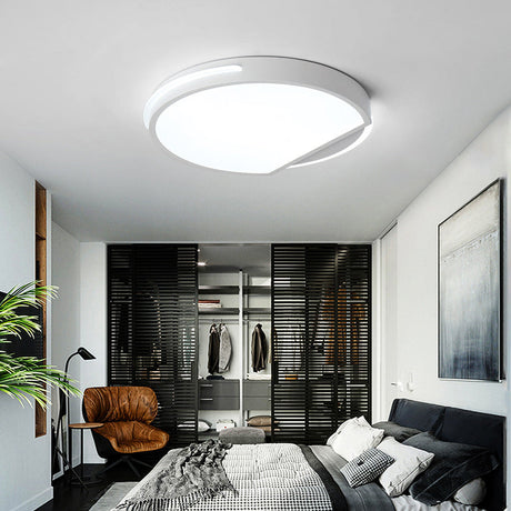 16/19.5 White Round Ceiling Mounted Led Flush Light Fixture Metal Construction Simple Style Stepless