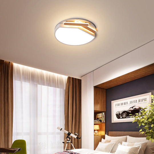 Contemporary Round Metal Ceiling Mounted Fixture: Gold/Black & White Led Light (16.5’/20.5’) -