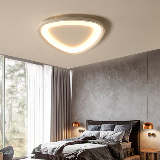 Modern Triangle Ceiling Mount Light - 18’/23.5’ W Stylish Metal Led Flush Lighting Warm/White