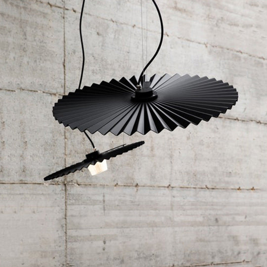 Modernist Circle Metal Hanging Light: Black/Gold Ceiling Lamp For Living Room