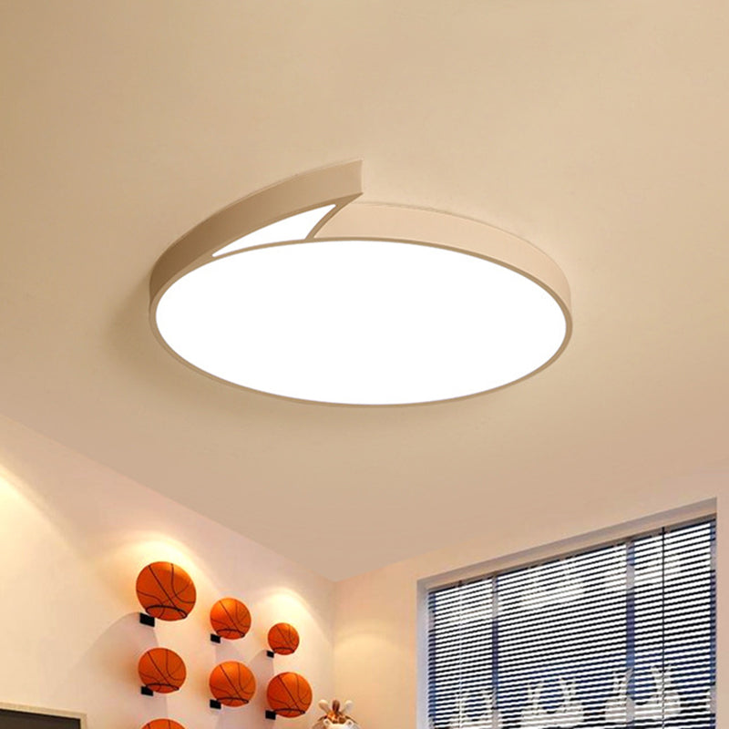 Modern Round Flush-Mount Ceiling Light - Black/White 18/21.5 Led Acrylic Flushmount With Fin Detail