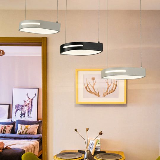 Modern Metal Leaf Pendant Light With 3 Led Heads For Dining Room Suspension Lamp - Black And White