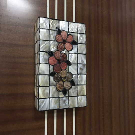 Shell Shade Wall Lighting With Tiffany Style - Beige