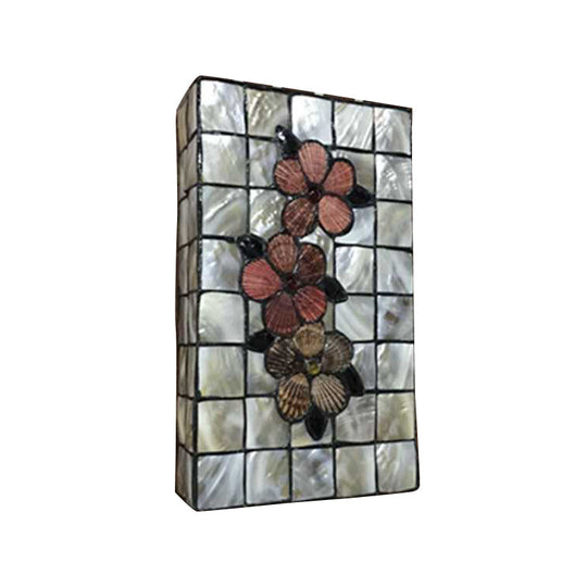 Shell Shade Wall Lighting With Tiffany Style - Beige