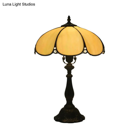 Baroque Scalloped Beige Table Lamp - Elegant Stained Glass Nightstand For Bedroom