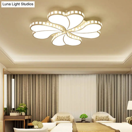 Child Bedroom Heart Flush Ceiling Light: Luxurious White Lamp With Crystal Accents