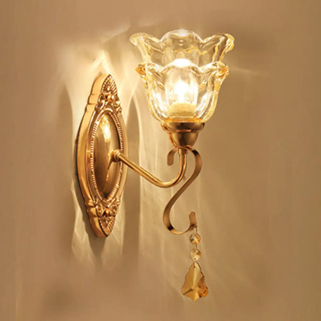 Contemporary Wall Mounted Lamp With Metallic Gold Finish And Geometrical Glass Shade 1 / A