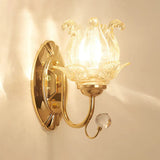 Contemporary Wall Mounted Lamp With Metallic Gold Finish And Geometrical Glass Shade 1 / C