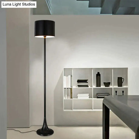 Gentleman Floor Lamp Creative Simple Living Room Hotel Bedside Post Modern Iron Night Large / Black
