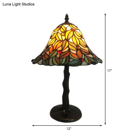 Green Antique Stained Glass Table Light With Tapered Shade - Ideal For Bedroom Desks And Tables