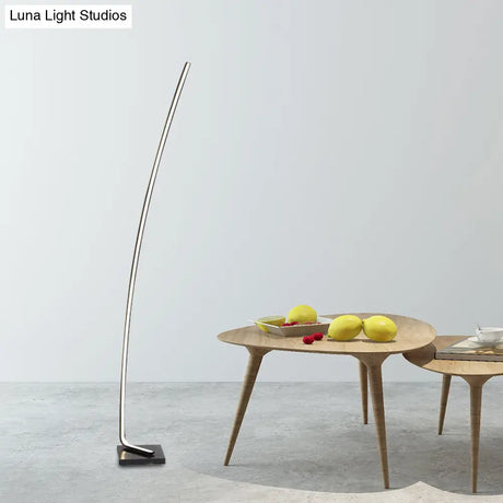 Metallic Curved Led Floor Lamp - Sleek Black/White/Gold Design For Reading Bedside And Stand-Up