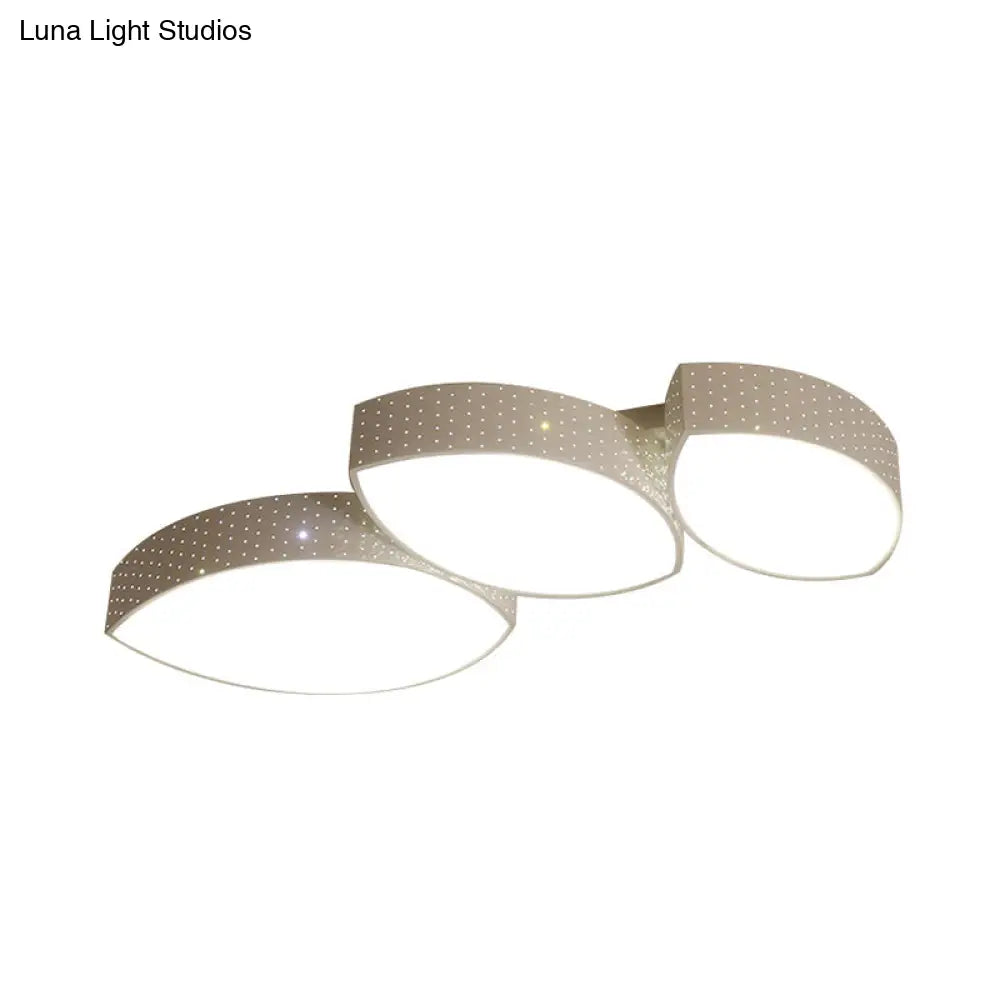 Minimalist 3 - Leaf Led Ceiling Flush Lamp In White - Metal Living Room Fixture