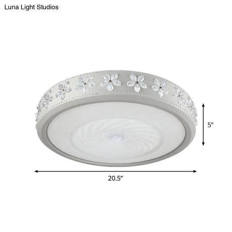 Minimalist Iron Led Ceiling Light With Flower Edge - White Circle Flush Mount For Living Room