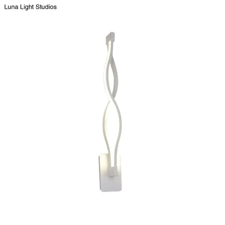 Minimalistic Metal Led Stairway Sconce In Warm/White Light - Black/White