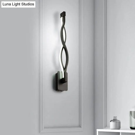 Minimalistic Metal Led Stairway Sconce In Warm/White Light - Black/White