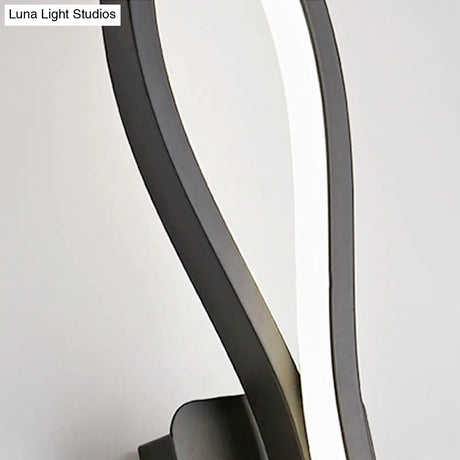 Modern Acrylic Twist Wall Light Sconce In Black/White - Neutral/Warm/White