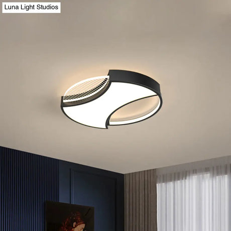 Modern Geometric Metal Led Flush Mount Ceiling Light In Black/Gold - 18’/21.5’ Width